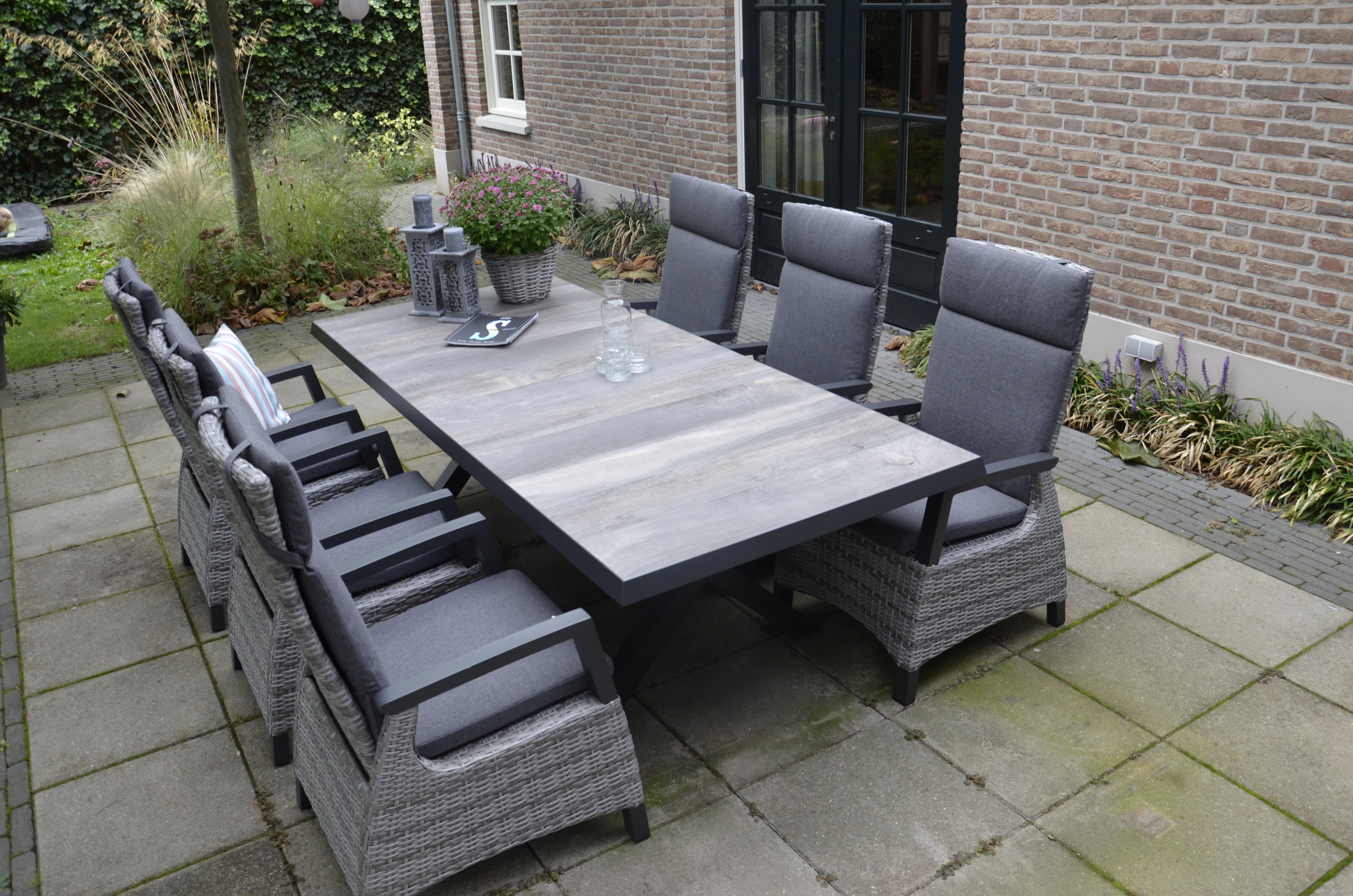 Tafel Castilla Negro met kruispoot  243x103cm