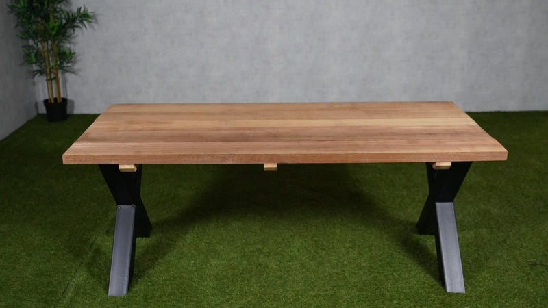 Tuintafel Iroko | Iroko hardhout | X-poot | Meerdere maten