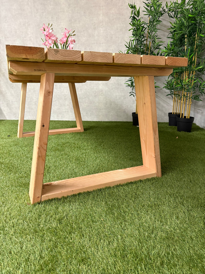 Table de jardin Timbrela | Douglas | Plusieurs tailles