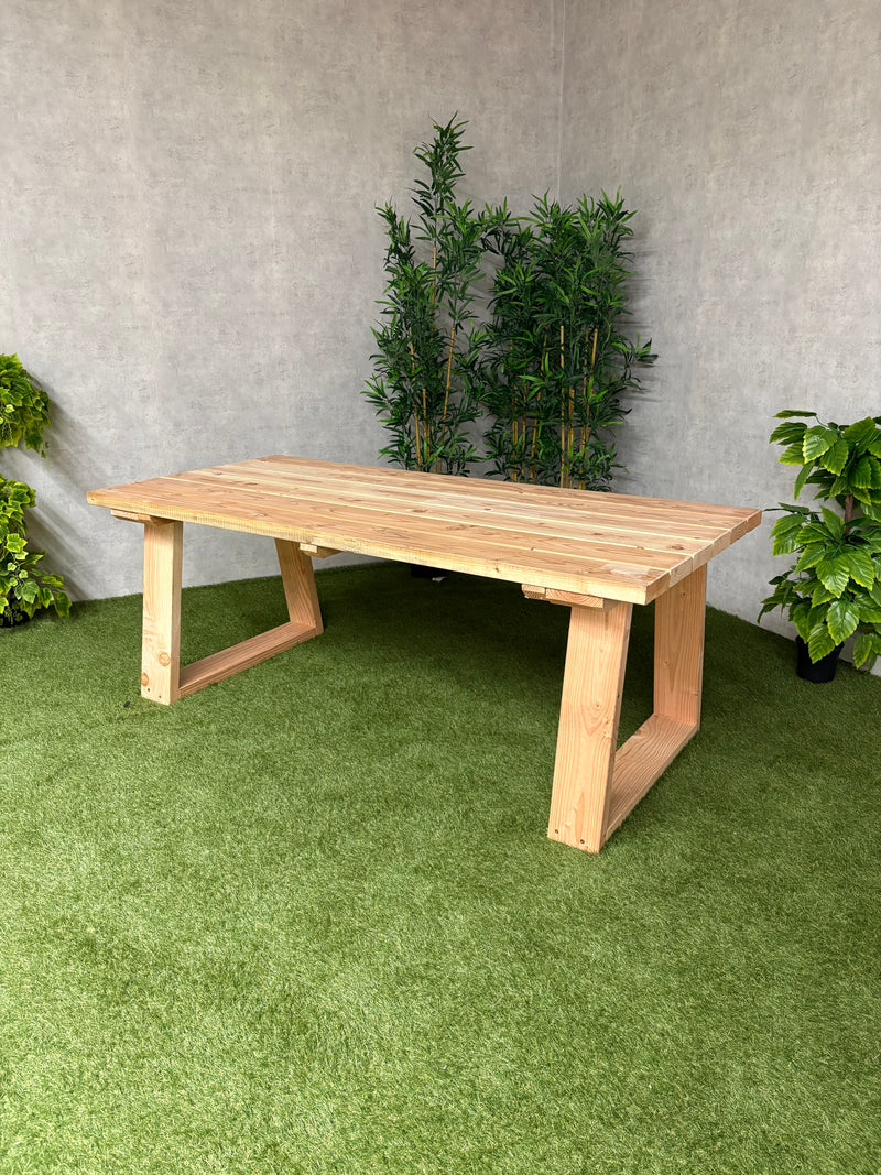 Table de jardin Timbrela | Douglas | Plusieurs tailles