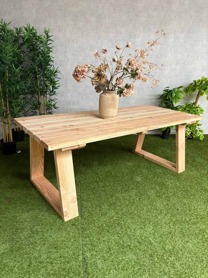 Table de jardin Timbrela | Douglas | Plusieurs tailles
