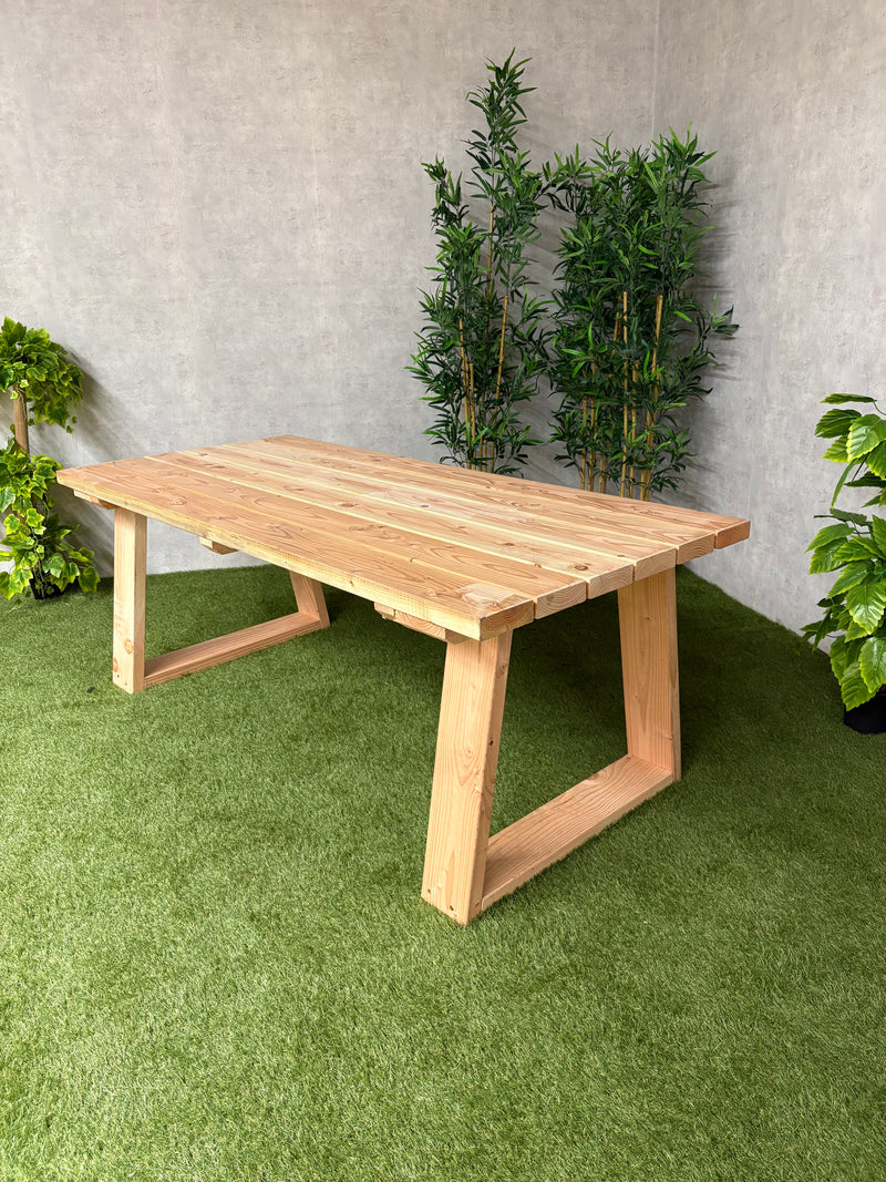 Table de jardin Timbrela | Douglas | Plusieurs tailles